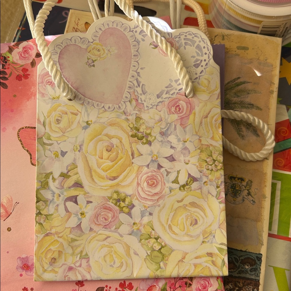 Gift Bags with Assorted Ribbons and flat wrap. - Picture 5 of 5